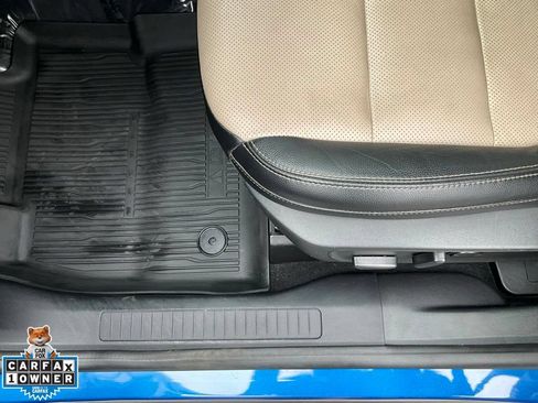 Used 2022 Ford Escape Titanium w/ Titanium Premium Package FWD image 16