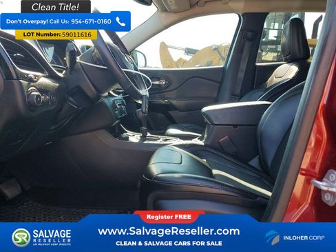 Used 2019 Jeep Cherokee Latitude Plus AWD/4WD image 9