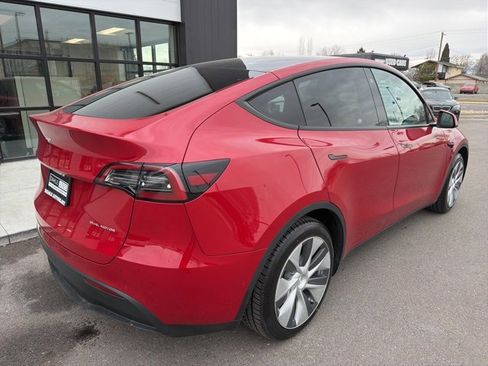 Used 2021 Tesla Model Y Long Range image 10