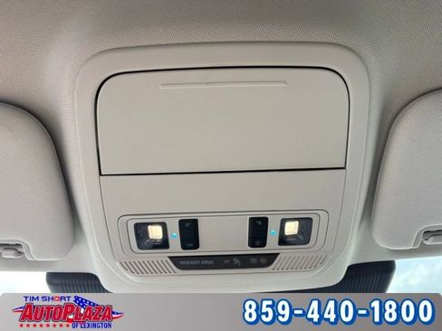Used 2025 Ford Explorer Active AWD/4WD image 25