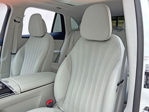 Used 2023 Mercedes-Benz EQE 500 4MATIC SUV w/ Exclusive Trim Package image 35