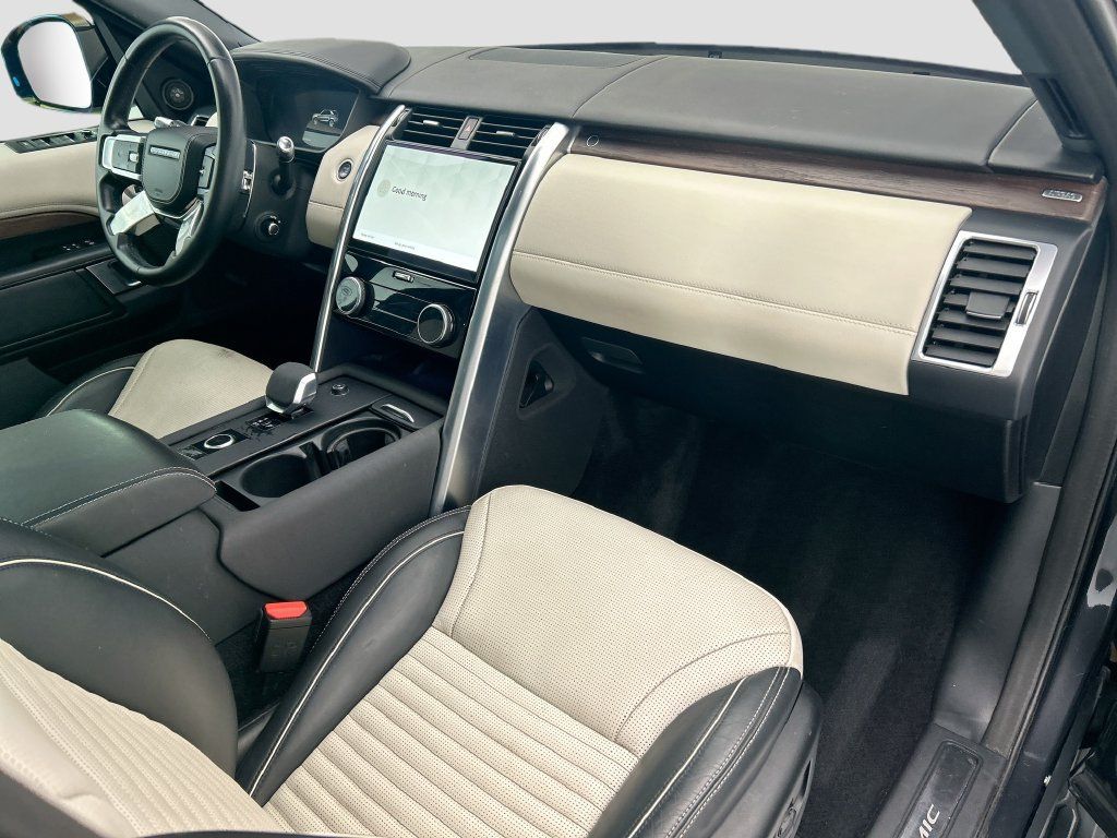 Used 2022 Land Rover Discovery HSE R-Dynamic AWD/4WD image 16
