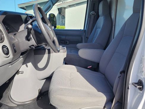 Used 2015 Ford E-350 and Econoline 350 Super Duty image 17