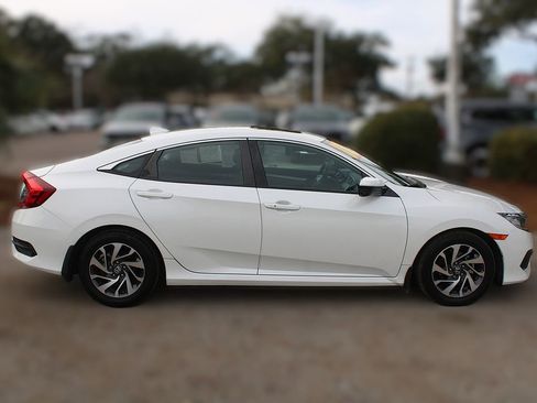 Used 2018 Honda Civic EX image 5