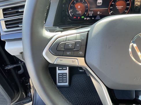 Used 2024 Volkswagen Atlas Peak Edition SE AWD/4WD image 23