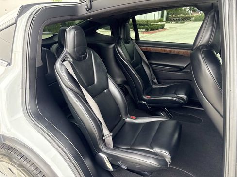 Used 2020 Tesla Model X Long Range AWD/4WD image 17