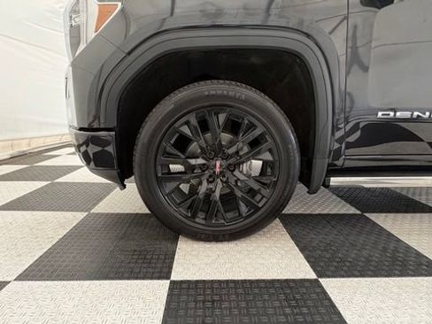 Used 2020 GMC Sierra 1500 Denali w/ Denali Carbonpro Edition AWD/4WD image 11