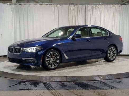 Used 2019 BMW 530e xDrive w/ Luxury Package image 5