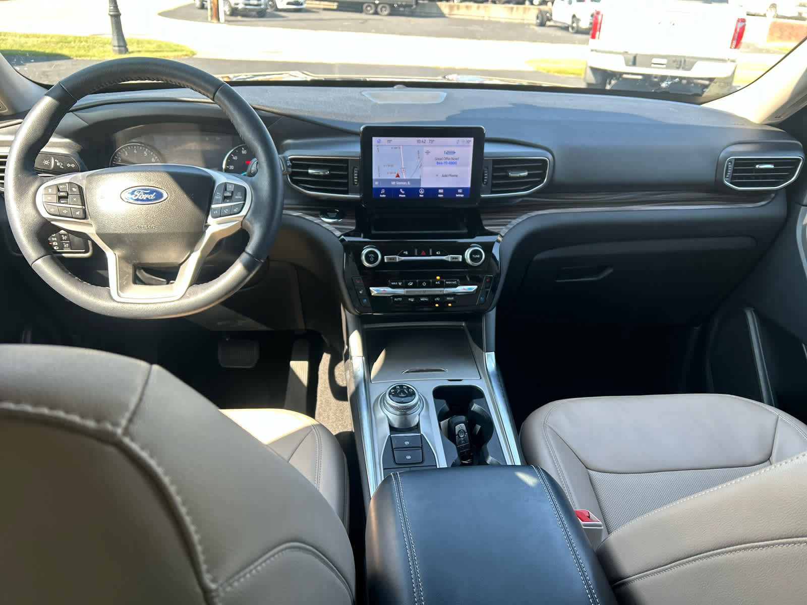 Used 2023 Ford Explorer Limited w/ Equipment Group 301A AWD/4WD image 15