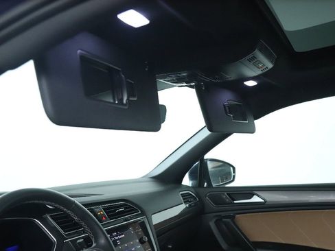 Used 2022 Volkswagen Tiguan SE w/ Panoramic Sunroof Package image 20