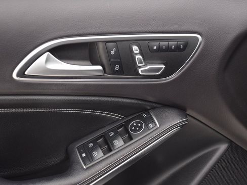 Used 2018 Mercedes-Benz GLA 250 4MATIC image 21