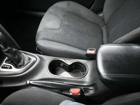 Used 2016 Dodge Dart SE w/ Convenience Group image 17