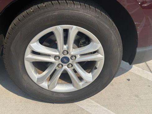 Used 2019 Ford Edge SEL w/ Equipment Group 201A FWD image 11