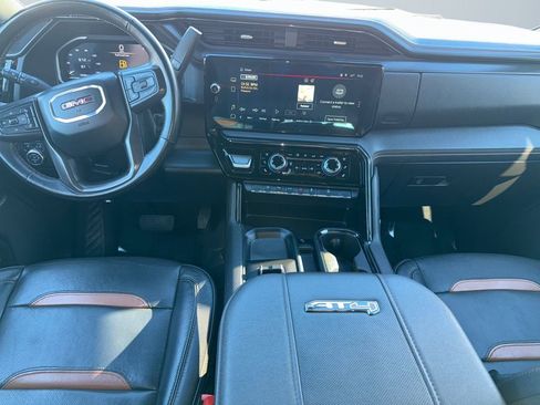 Used 2024 GMC Sierra 2500 AT4 w/ AT4 Preferred Package image 10