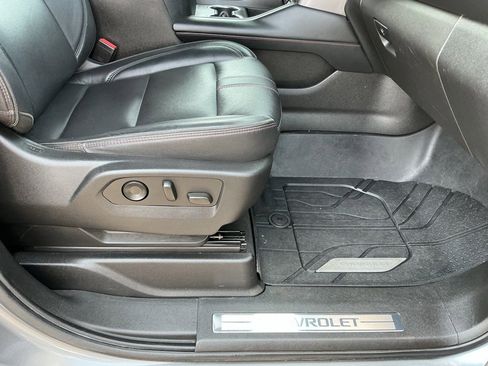 Used 2021 Chevrolet Suburban RST w/ Rear Media and Nav Package image 27