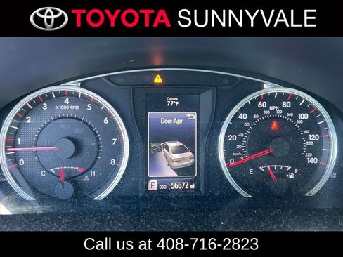 Used 2017 Toyota Camry SE image 3