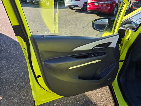 Used 2019 Chevrolet Bolt Premier w/ Infotainment Package image 22