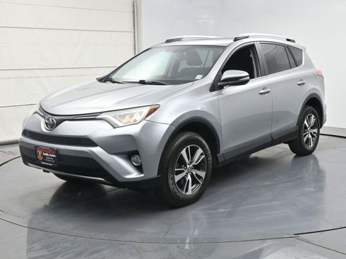 Used 2016 Toyota RAV4 XLE AWD/4WD image 1