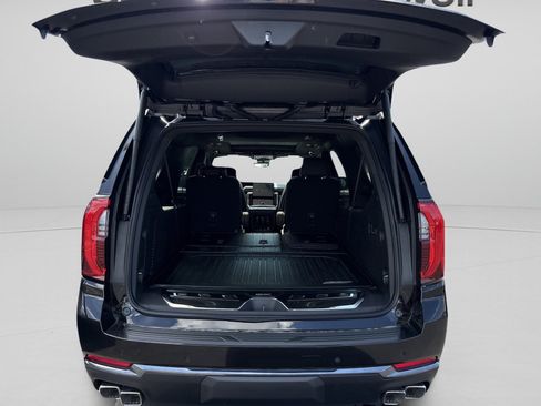 New 2026 GMC Yukon XL Denali Ultimate w/ LPO, Illumination Package AWD/4WD image 8