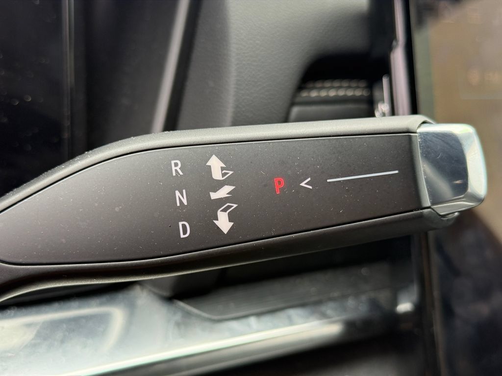 Used 2025 GMC Terrain Elevation AWD/4WD image 31