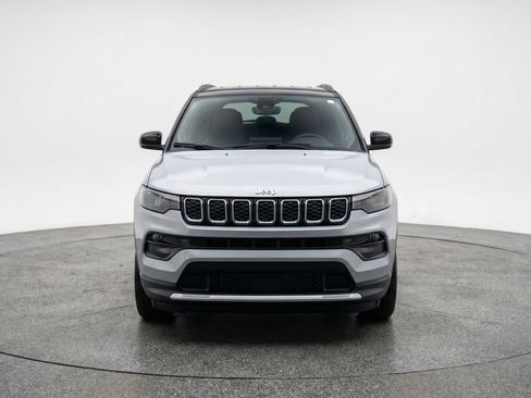 Used 2025 Jeep Compass Limited image 2