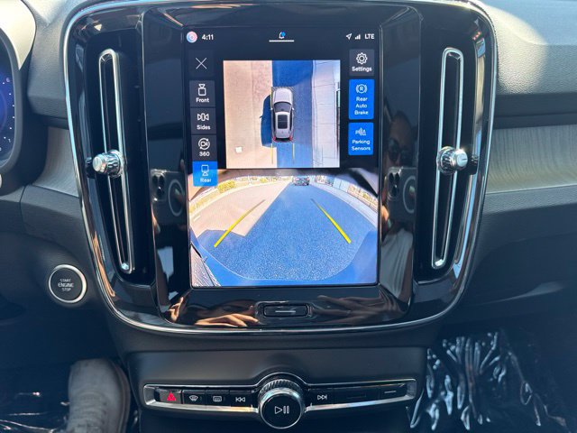 Certified 2025 Volvo XC40 B5 Plus AWD/4WD image 26
