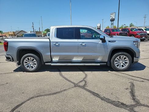 Used 2024 GMC Sierra 1500 Denali w/ Technology Package AWD/4WD image 4