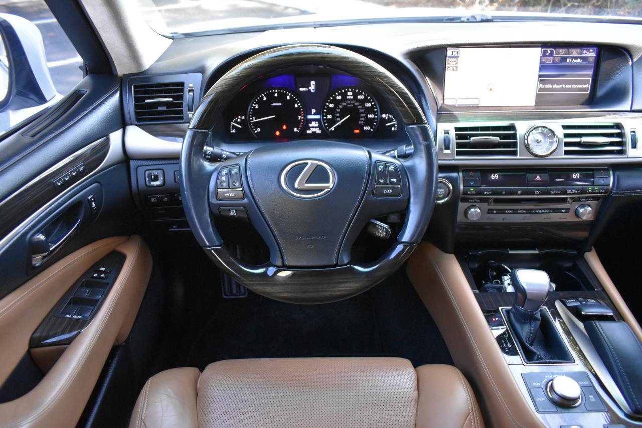 Used 2014 Lexus LS 460 w/ Comfort Package RWD image 12