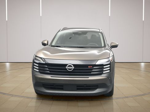 Certified 2025 Nissan Kicks SR FWD image 2