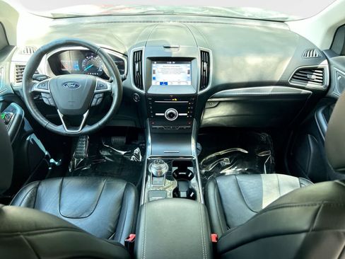 Used 2019 Ford Edge Titanium FWD image 15