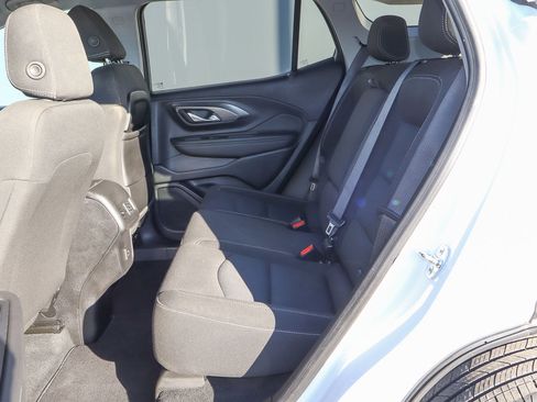 Used 2024 GMC Terrain SLE image 8