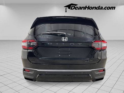 New 2026 Honda Pilot Black Edition image 4