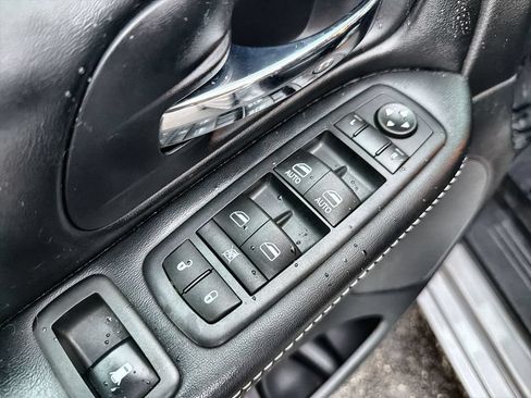 Used 2016 Dodge Grand Caravan SE FWD image 15