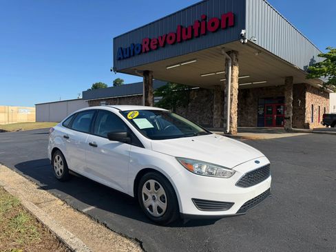 Used 2015 Ford Focus S FWD image 1