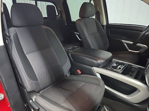 Used 2021 Nissan Titan SV w/ SV Convenience Package image 14