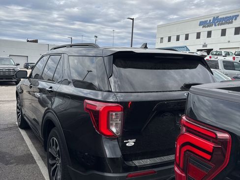 Used 2021 Ford Explorer ST image 4