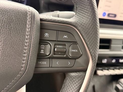 Used 2025 Toyota Tacoma TRD Off-Road AWD/4WD image 17