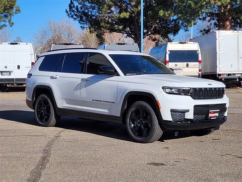 Used 2022 Jeep Grand Cherokee L Altitude image 1