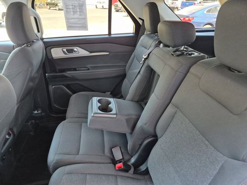 Used 2025 Ford Explorer Active image 17