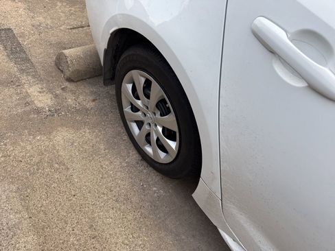 Used 2025 Toyota Corolla LE image 9