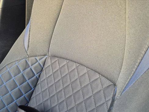 Used 2020 Toyota C-HR XLE FWD image 15