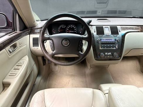 Used 2008 Cadillac DTS FWD image 37