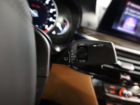 Used 2019 BMW 540i xDrive w/ Convenience Package image 23