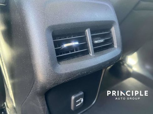 Used 2022 Chevrolet Equinox LS AWD/4WD image 29
