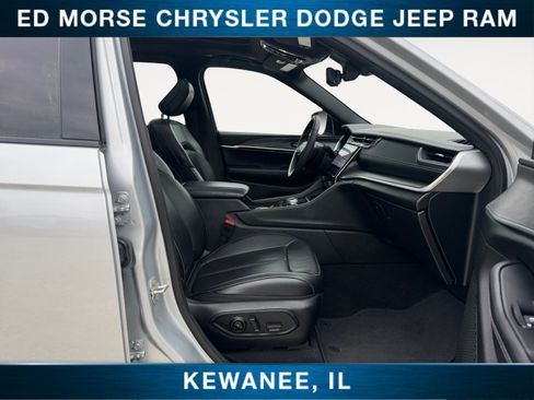 Used 2024 Jeep Grand Cherokee L Limited w/ Luxury Tech Group II AWD/4WD image 15