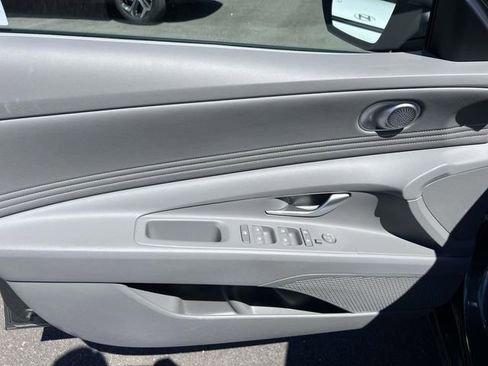 Certified 2025 Hyundai Elantra SEL FWD image 16