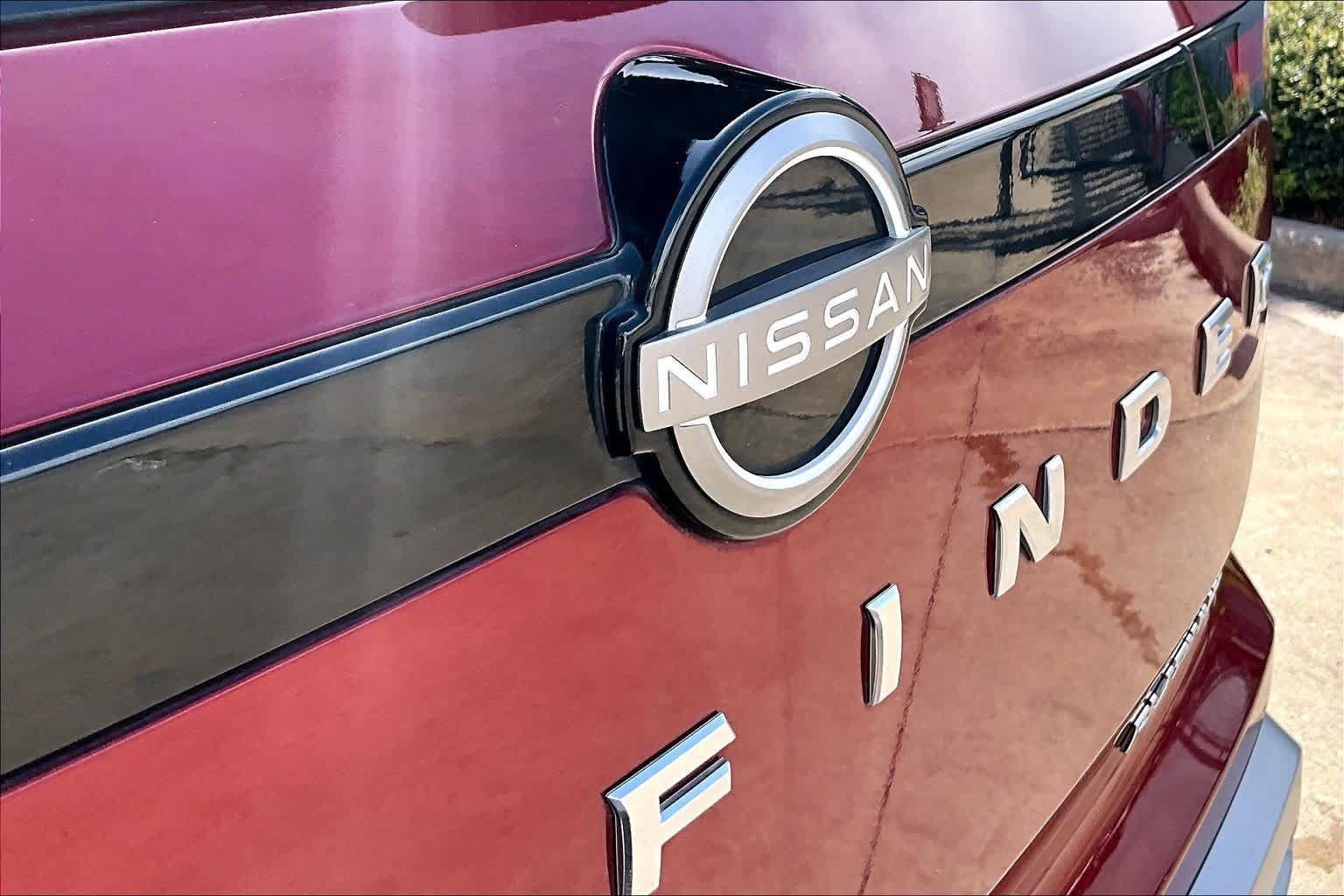 Certified 2023 Nissan Pathfinder Platinum FWD image 10