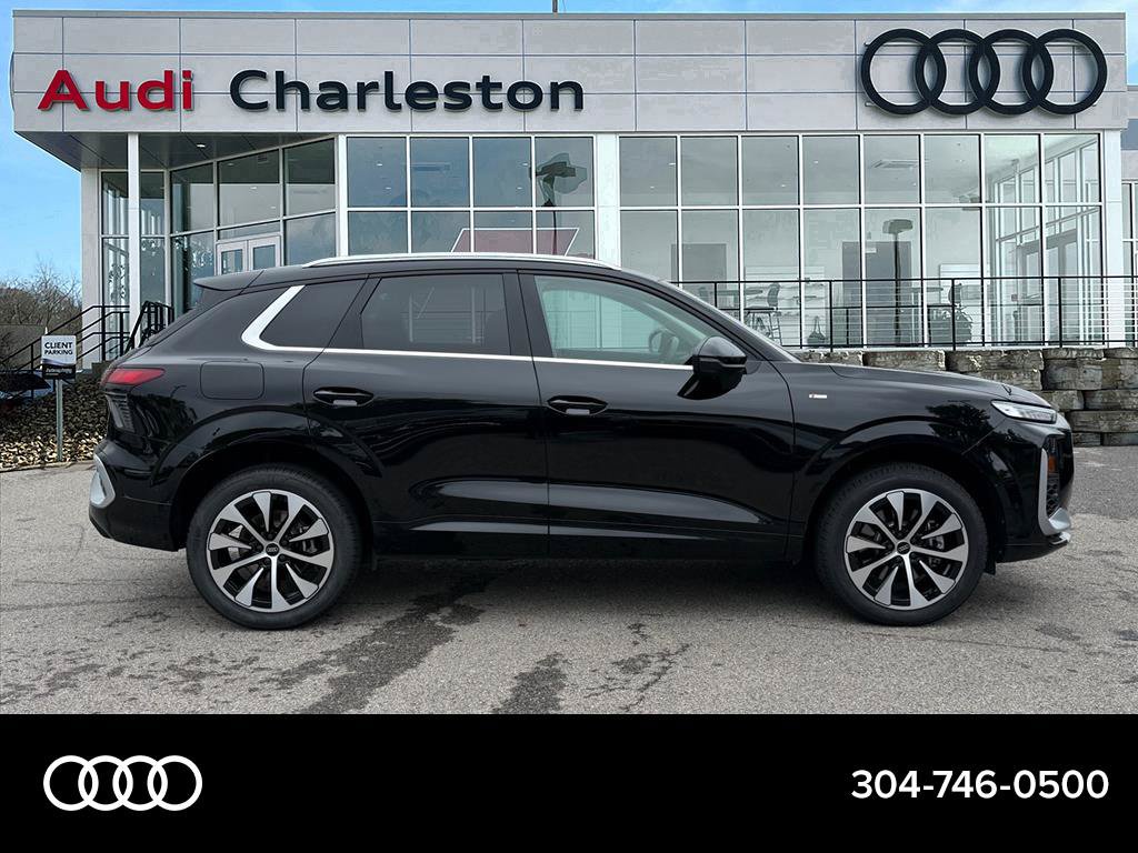 Certified 2026 Audi Q3 quattro 2.0T AWD/4WD image 2