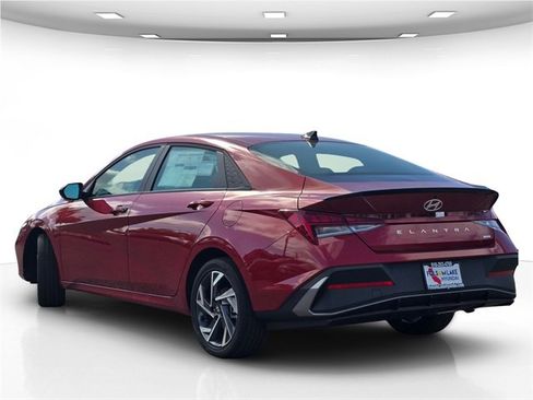 New 2025 Hyundai Elantra SEL image 5