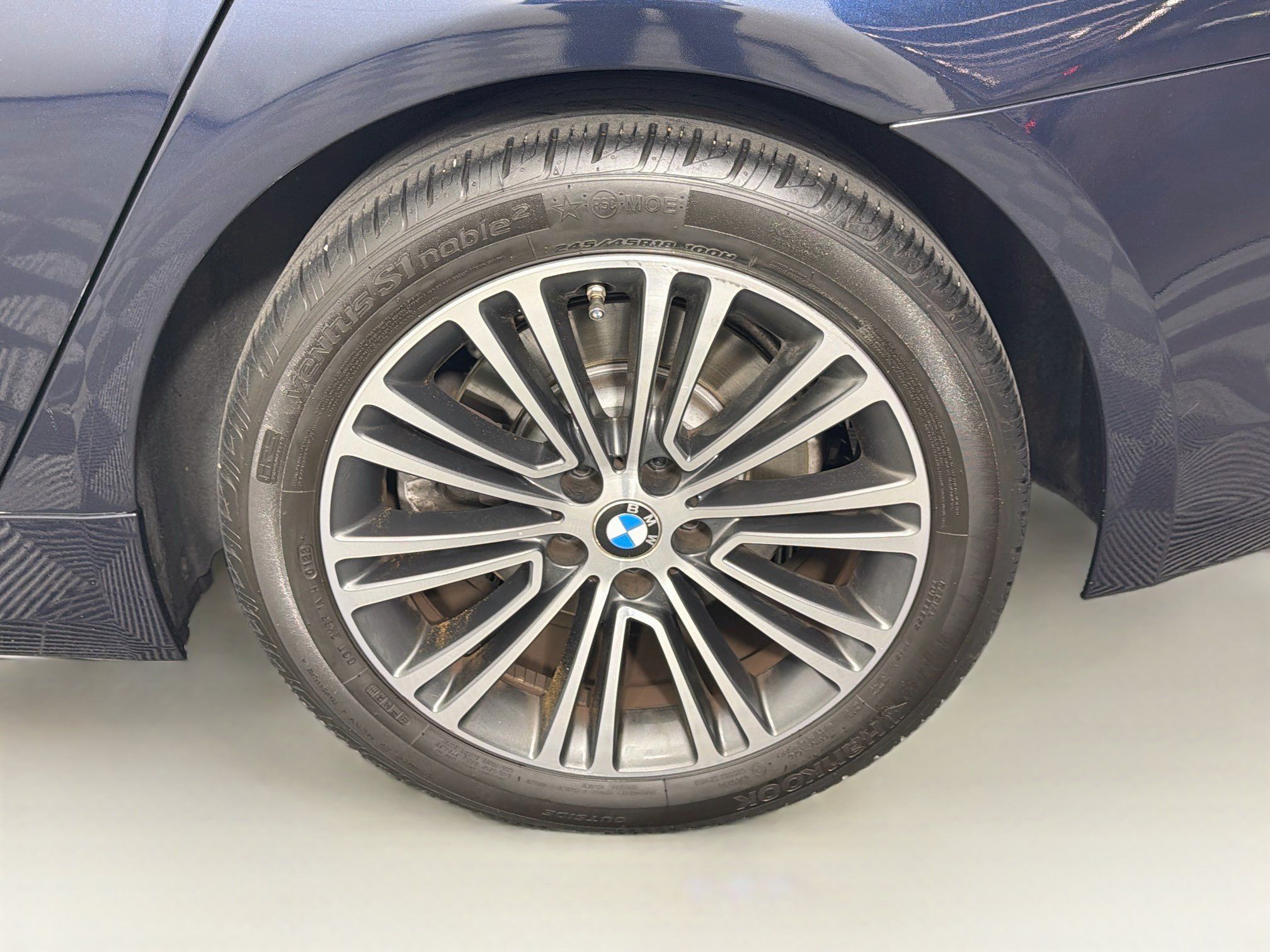 Used 2019 BMW 530e xDrive w/ Luxury Package AWD/4WD image 11